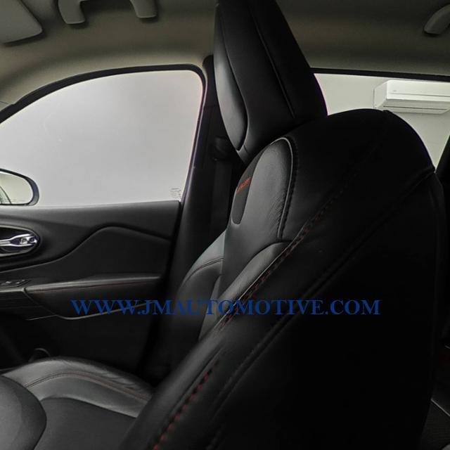 2015 Jeep Cherokee 4WD 4dr Trailhawk, available for sale in Naugatuck, Connecticut | J&M Automotive Sls&Svc LLC. Naugatuck, Connecticut 2015 Jeep Cherokee 4WD 4dr Trailhawk, available for sale in Naugatuck, Connecticut | J&M Automotive Sls&Svc LLC. Naugatuck, Connecticut