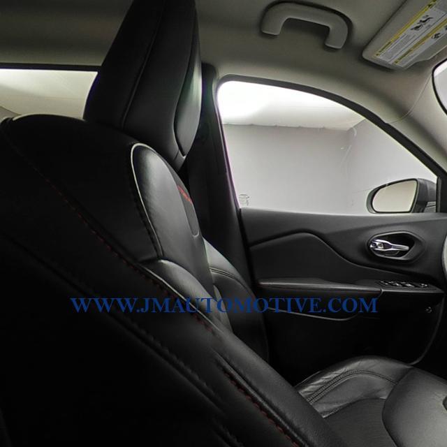 2015 Jeep Cherokee 4WD 4dr Trailhawk, available for sale in Naugatuck, Connecticut | J&M Automotive Sls&Svc LLC. Naugatuck, Connecticut 2015 Jeep Cherokee 4WD 4dr Trailhawk, available for sale in Naugatuck, Connecticut | J&M Automotive Sls&Svc LLC. Naugatuck, Connecticut