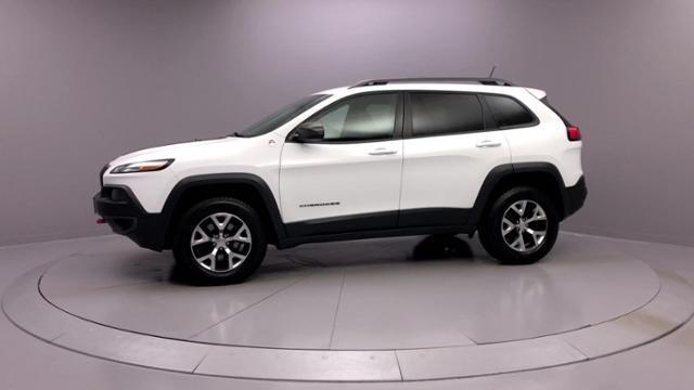 2015 Jeep Cherokee 4WD 4dr Trailhawk, available for sale in Naugatuck, Connecticut | J&M Automotive Sls&Svc LLC. Naugatuck, Connecticut 2015 Jeep Cherokee 4WD 4dr Trailhawk, available for sale in Naugatuck, Connecticut | J&M Automotive Sls&Svc LLC. Naugatuck, Connecticut