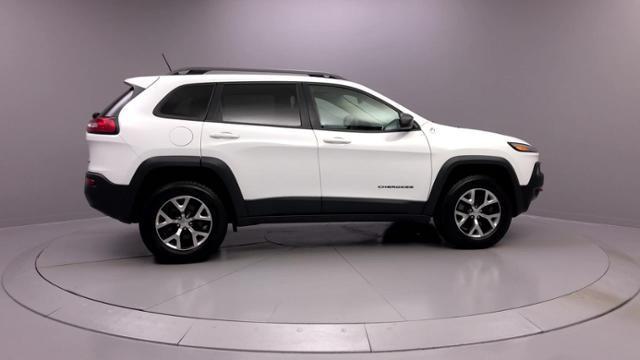 2015 Jeep Cherokee 4WD 4dr Trailhawk, available for sale in Naugatuck, Connecticut | J&M Automotive Sls&Svc LLC. Naugatuck, Connecticut 2015 Jeep Cherokee 4WD 4dr Trailhawk, available for sale in Naugatuck, Connecticut | J&M Automotive Sls&Svc LLC. Naugatuck, Connecticut