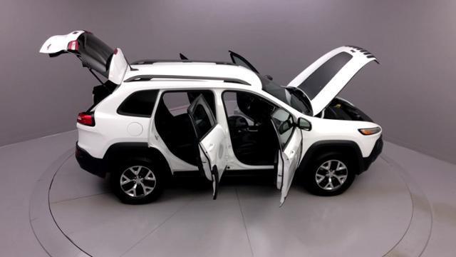 2015 Jeep Cherokee 4WD 4dr Trailhawk, available for sale in Naugatuck, Connecticut | J&M Automotive Sls&Svc LLC. Naugatuck, Connecticut 2015 Jeep Cherokee 4WD 4dr Trailhawk, available for sale in Naugatuck, Connecticut | J&M Automotive Sls&Svc LLC. Naugatuck, Connecticut