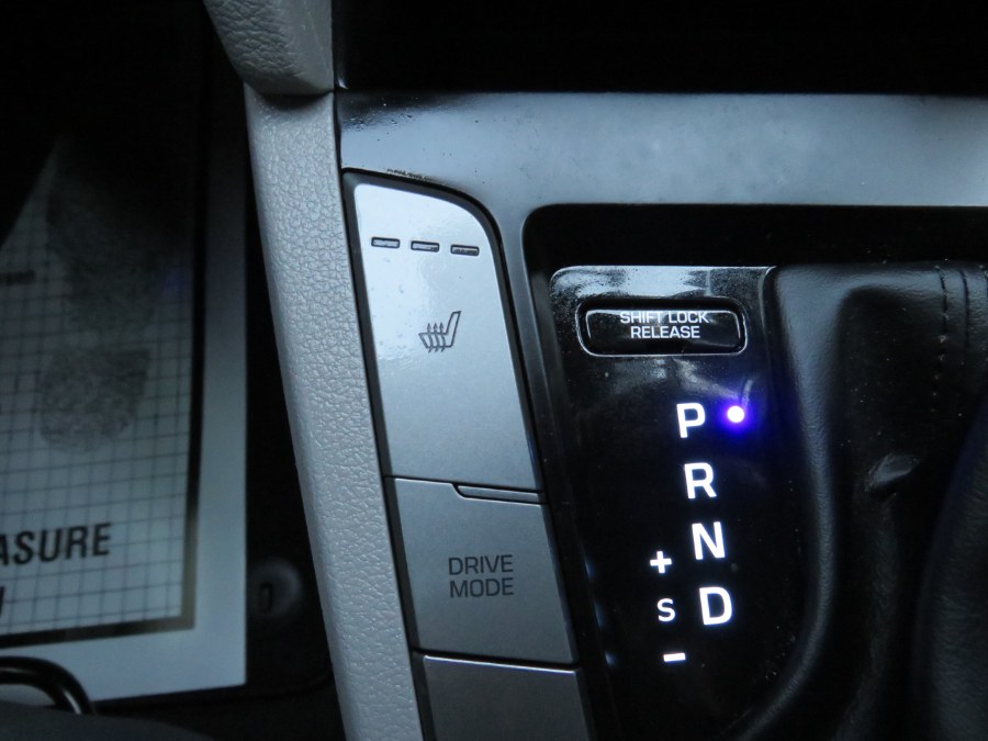 2020 Hyundai Elantra Value Edition IVT, available for sale in Middle Village, New York | Road Masters II INC. Middle Village, New York 2020 Hyundai Elantra Value Edition IVT, available for sale in Middle Village, New York | Road Masters II INC. Middle Village, New York