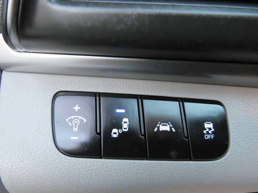 2020 Hyundai Elantra Value Edition IVT, available for sale in Middle Village, New York | Road Masters II INC. Middle Village, New York 2020 Hyundai Elantra Value Edition IVT, available for sale in Middle Village, New York | Road Masters II INC. Middle Village, New York