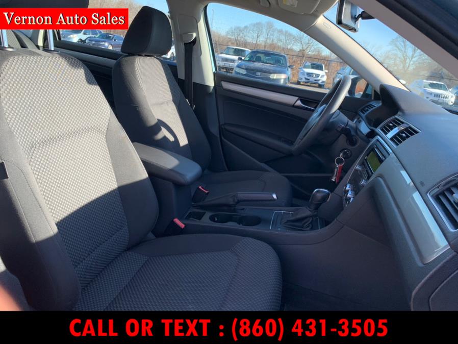 2012 Volkswagen Passat 4dr Sdn 2.5L Auto S PZEV, available for sale in Manchester, Connecticut | Vernon Auto Sale & Service. Manchester, Connecticut 2012 Volkswagen Passat 4dr Sdn 2.5L Auto S PZEV, available for sale in Manchester, Connecticut | Vernon Auto Sale & Service. Manchester, Connecticut