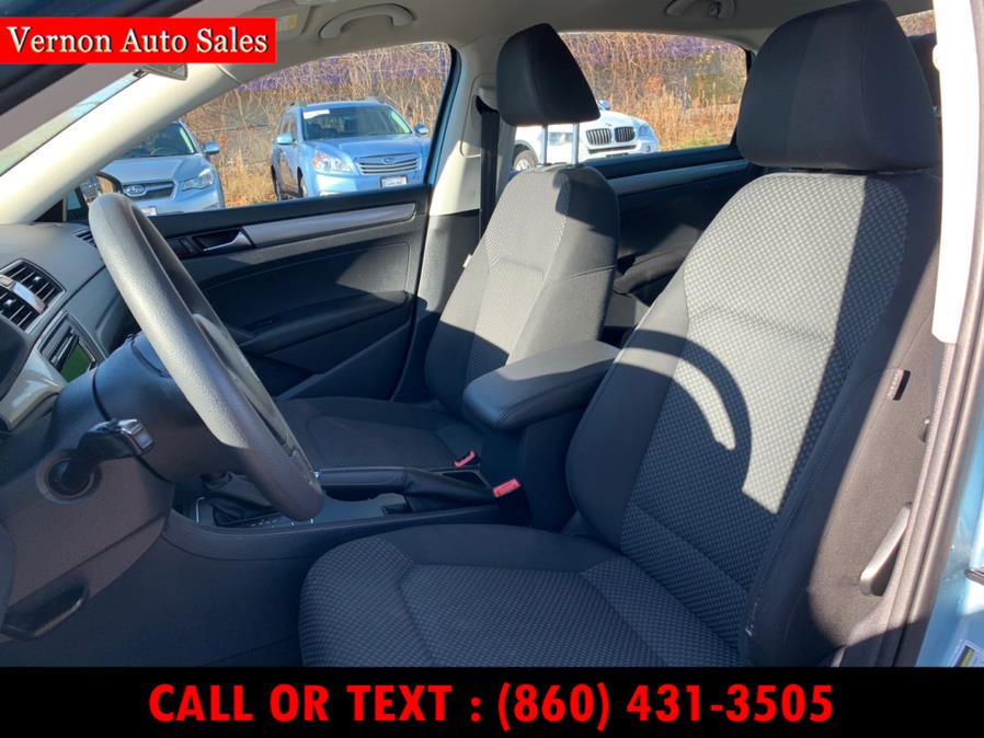 2012 Volkswagen Passat 4dr Sdn 2.5L Auto S PZEV, available for sale in Manchester, Connecticut | Vernon Auto Sale & Service. Manchester, Connecticut 2012 Volkswagen Passat 4dr Sdn 2.5L Auto S PZEV, available for sale in Manchester, Connecticut | Vernon Auto Sale & Service. Manchester, Connecticut