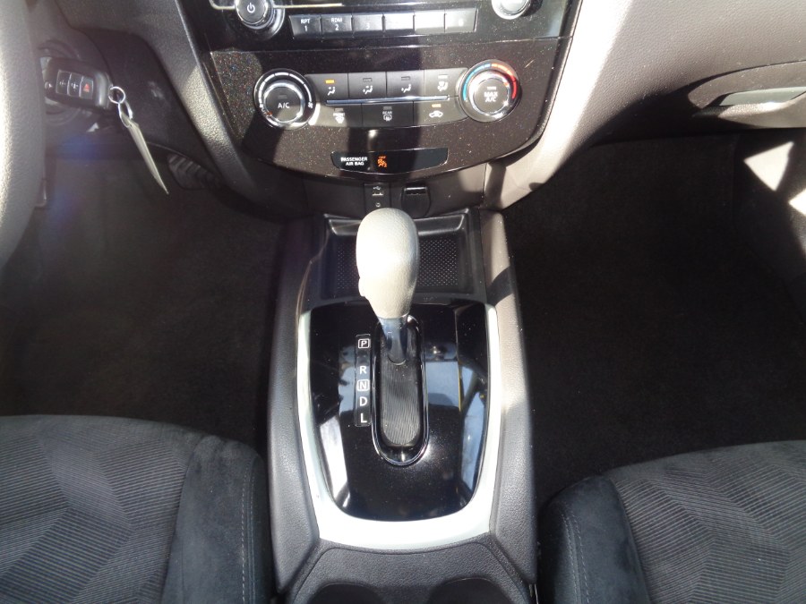 Used Nissan Rogue AWD 4dr S 2014 | Sunrise Auto Sales. Rosedale, New York Used Nissan Rogue AWD 4dr S 2014 | Sunrise Auto Sales. Rosedale, New York