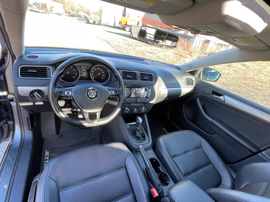 Used Volkswagen Jetta Sedan 4dr Auto 1.8T Sport PZEV 2015 | New Beginning Auto Service Inc . Ashland , Massachusetts