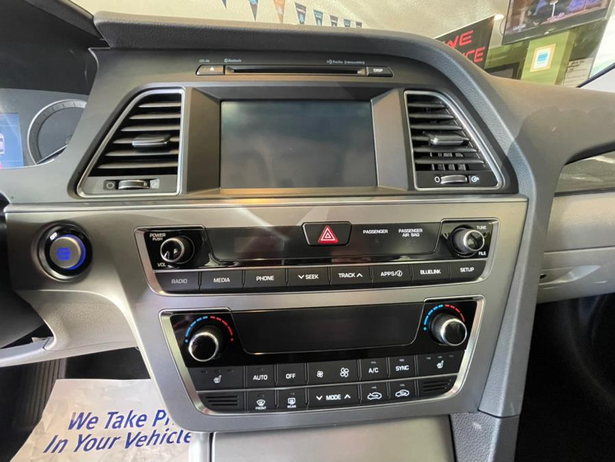 2016 Hyundai Sonata 4dr Sdn 2.4L Limited, available for sale in West Hartford, Connecticut | AutoMax. West Hartford, Connecticut 2016 Hyundai Sonata 4dr Sdn 2.4L Limited, available for sale in West Hartford, Connecticut | AutoMax. West Hartford, Connecticut