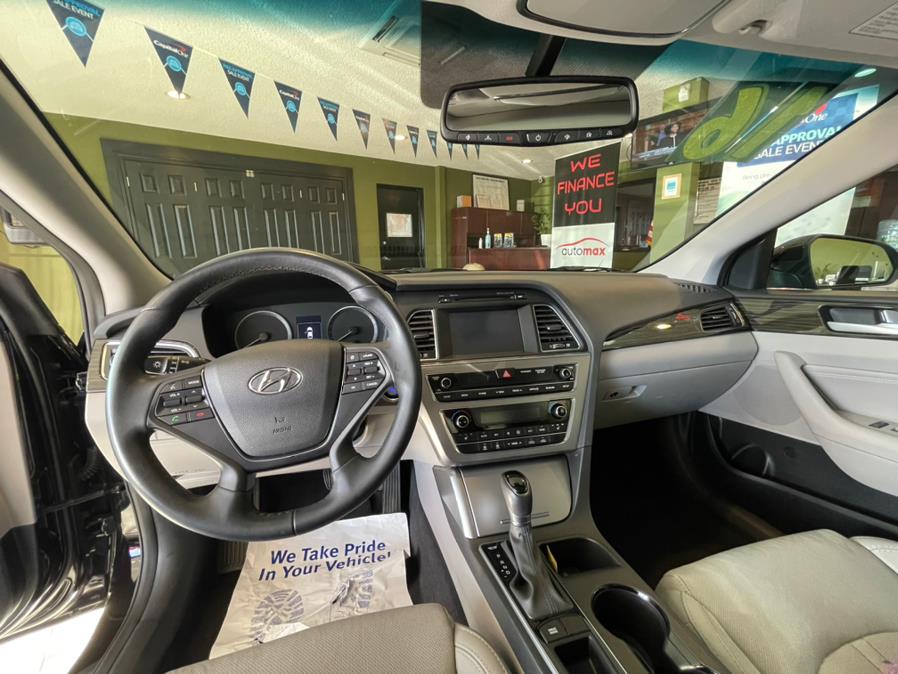 2016 Hyundai Sonata 4dr Sdn 2.4L Limited, available for sale in West Hartford, Connecticut | AutoMax. West Hartford, Connecticut 2016 Hyundai Sonata 4dr Sdn 2.4L Limited, available for sale in West Hartford, Connecticut | AutoMax. West Hartford, Connecticut