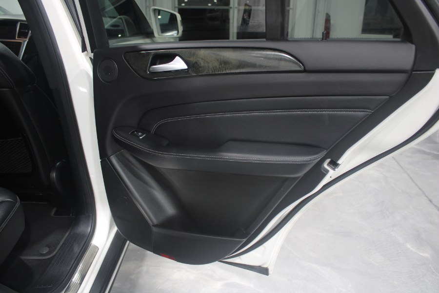 Used Mercedes-Benz M-Class 4MATIC 4dr ML 350 2015 | Auto Gallery. Lodi, New Jersey Used Mercedes-Benz M-Class 4MATIC 4dr ML 350 2015 | Auto Gallery. Lodi, New Jersey
