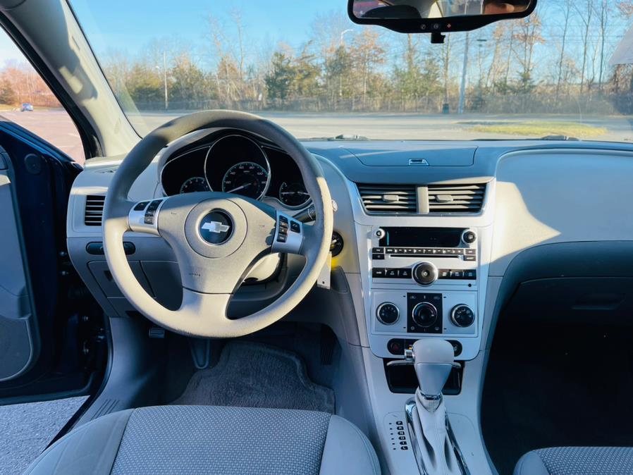 Used Chevrolet Malibu 4dr Sdn LS w/1LS 2010 | Supreme Automotive. New Britain, Connecticut Used Chevrolet Malibu 4dr Sdn LS w/1LS 2010 | Supreme Automotive. New Britain, Connecticut