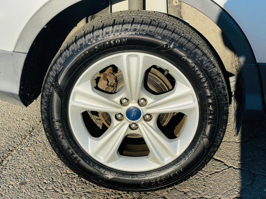 Used Ford Escape 4WD 4dr SE 2014 | Supreme Automotive. New Britain, Connecticut Used Ford Escape 4WD 4dr SE 2014 | Supreme Automotive. New Britain, Connecticut