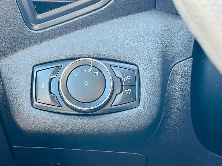 Used Ford Escape 4WD 4dr SE 2014 | Supreme Automotive. New Britain, Connecticut Used Ford Escape 4WD 4dr SE 2014 | Supreme Automotive. New Britain, Connecticut