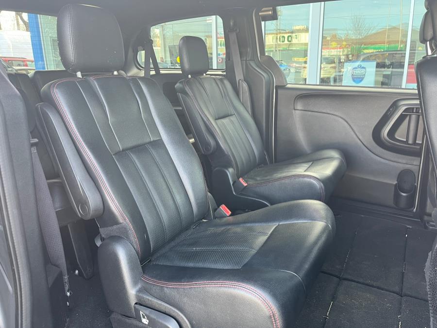 2016 Dodge Grand Caravan 4dr Wgn R/T. CLEAN CARFAX!!!, available for sale in Elmont, New York | Sunrise of Elmont. Elmont, New York 2016 Dodge Grand Caravan 4dr Wgn R/T. CLEAN CARFAX!!!, available for sale in Elmont, New York | Sunrise of Elmont. Elmont, New York