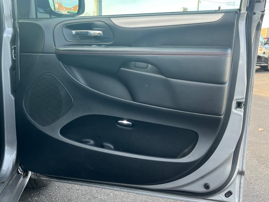 2016 Dodge Grand Caravan 4dr Wgn R/T. CLEAN CARFAX!!!, available for sale in Elmont, New York | Sunrise of Elmont. Elmont, New York 2016 Dodge Grand Caravan 4dr Wgn R/T. CLEAN CARFAX!!!, available for sale in Elmont, New York | Sunrise of Elmont. Elmont, New York