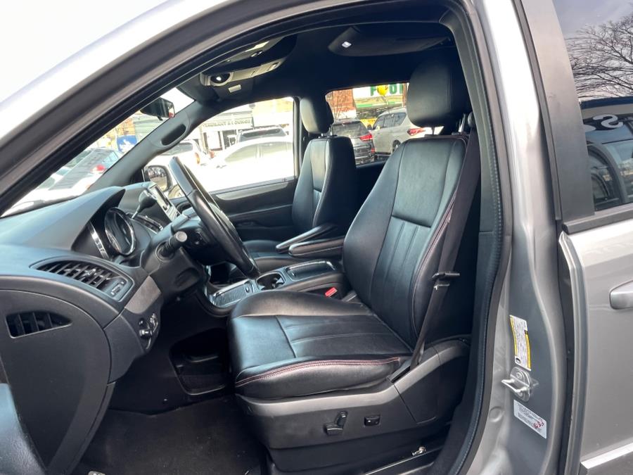 2016 Dodge Grand Caravan 4dr Wgn R/T. CLEAN CARFAX!!!, available for sale in Elmont, New York | Sunrise of Elmont. Elmont, New York 2016 Dodge Grand Caravan 4dr Wgn R/T. CLEAN CARFAX!!!, available for sale in Elmont, New York | Sunrise of Elmont. Elmont, New York