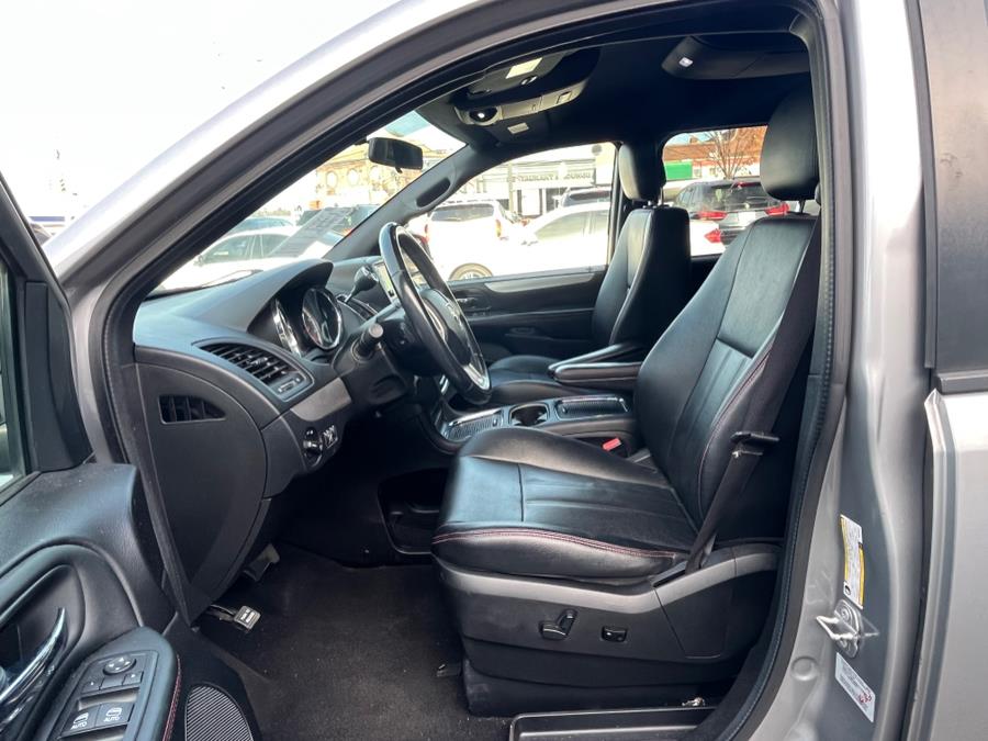 2016 Dodge Grand Caravan 4dr Wgn R/T. CLEAN CARFAX!!!, available for sale in Elmont, New York | Sunrise of Elmont. Elmont, New York 2016 Dodge Grand Caravan 4dr Wgn R/T. CLEAN CARFAX!!!, available for sale in Elmont, New York | Sunrise of Elmont. Elmont, New York