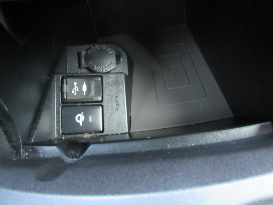 2016 Toyota Camry SE w/Special Edition Pkg, available for sale in Worcester, Massachusetts | Hilario's Auto Sales Inc.. Worcester, Massachusetts 2016 Toyota Camry SE w/Special Edition Pkg, available for sale in Worcester, Massachusetts | Hilario's Auto Sales Inc.. Worcester, Massachusetts