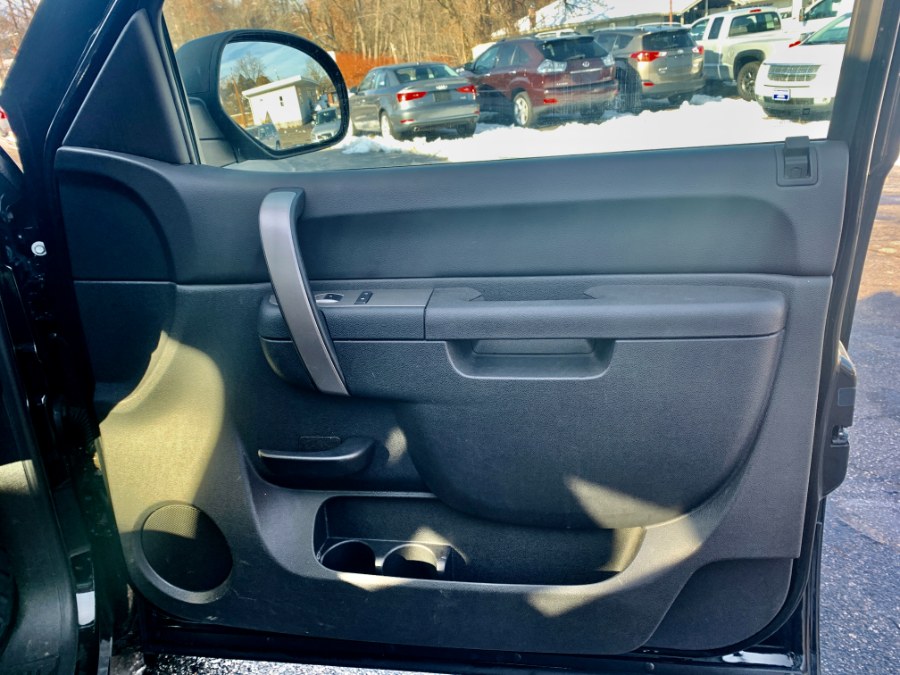 Used Chevrolet Silverado 1500 4WD Ext Cab 143.5" LT 2011 | Second Street Auto Sales Inc. Manchester, New Hampshire Used Chevrolet Silverado 1500 4WD Ext Cab 143.5" LT 2011 | Second Street Auto Sales Inc. Manchester, New Hampshire
