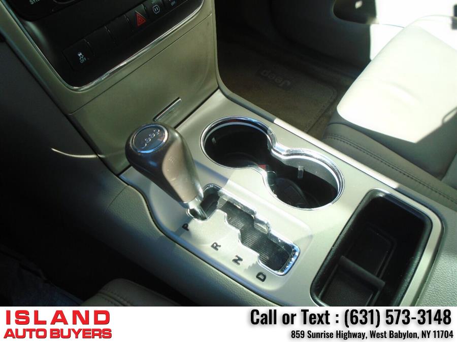 Used Jeep Grand Cherokee Laredo X 4x4 4dr SUV 2011 | Island Auto Buyers. West Babylon, New York Used Jeep Grand Cherokee Laredo X 4x4 4dr SUV 2011 | Island Auto Buyers. West Babylon, New York