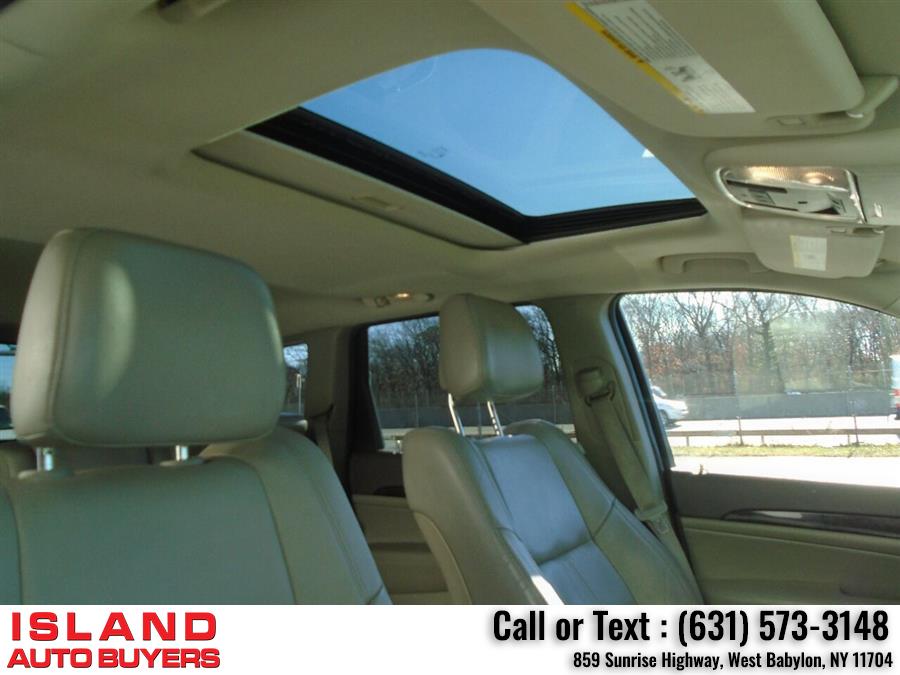 Used Jeep Grand Cherokee Laredo X 4x4 4dr SUV 2011 | Island Auto Buyers. West Babylon, New York Used Jeep Grand Cherokee Laredo X 4x4 4dr SUV 2011 | Island Auto Buyers. West Babylon, New York