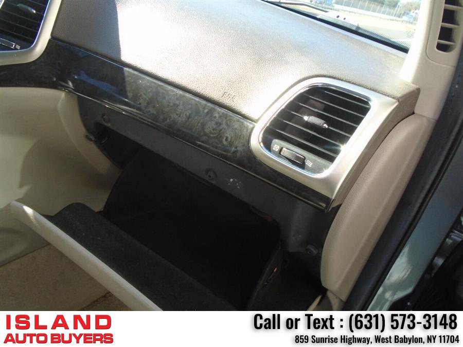 Used Jeep Grand Cherokee Laredo X 4x4 4dr SUV 2011 | Island Auto Buyers. West Babylon, New York Used Jeep Grand Cherokee Laredo X 4x4 4dr SUV 2011 | Island Auto Buyers. West Babylon, New York
