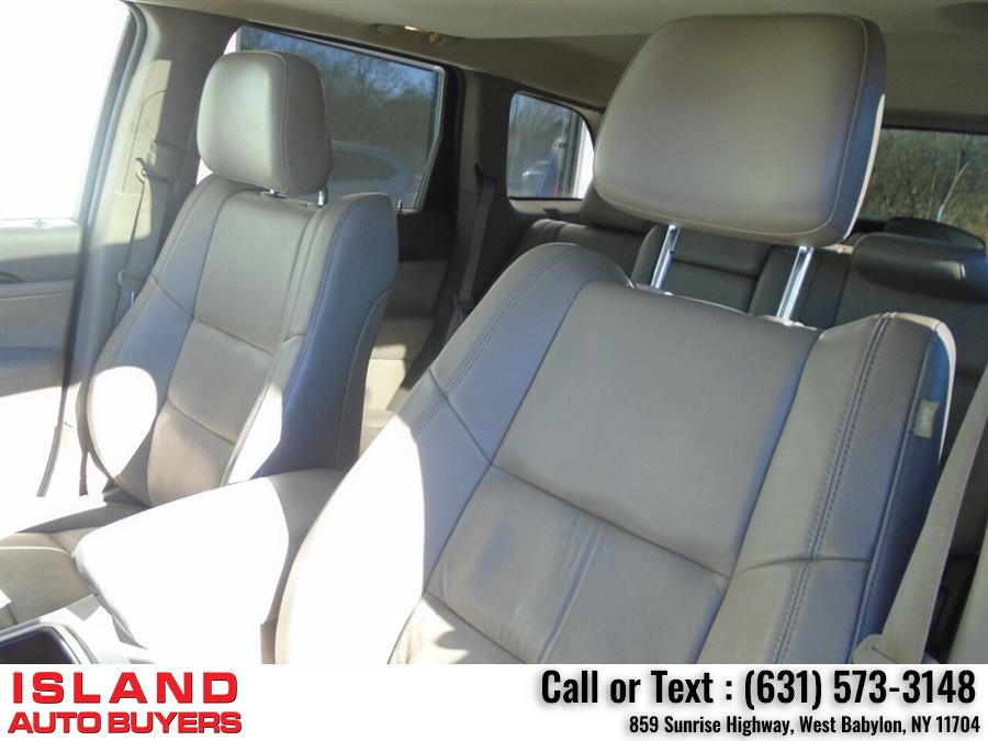 Used Jeep Grand Cherokee Laredo X 4x4 4dr SUV 2011 | Island Auto Buyers. West Babylon, New York Used Jeep Grand Cherokee Laredo X 4x4 4dr SUV 2011 | Island Auto Buyers. West Babylon, New York