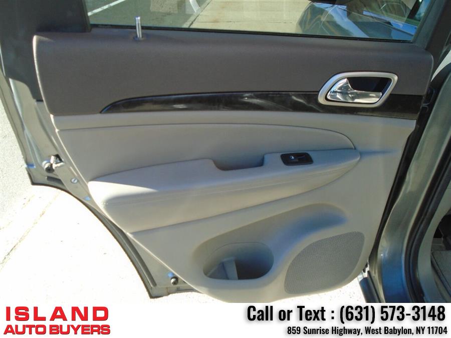 Used Jeep Grand Cherokee Laredo X 4x4 4dr SUV 2011 | Island Auto Buyers. West Babylon, New York Used Jeep Grand Cherokee Laredo X 4x4 4dr SUV 2011 | Island Auto Buyers. West Babylon, New York