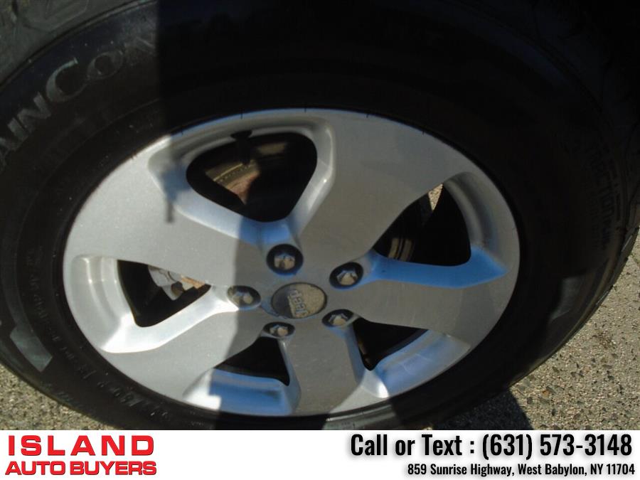 Used Jeep Grand Cherokee Laredo X 4x4 4dr SUV 2011 | Island Auto Buyers. West Babylon, New York Used Jeep Grand Cherokee Laredo X 4x4 4dr SUV 2011 | Island Auto Buyers. West Babylon, New York