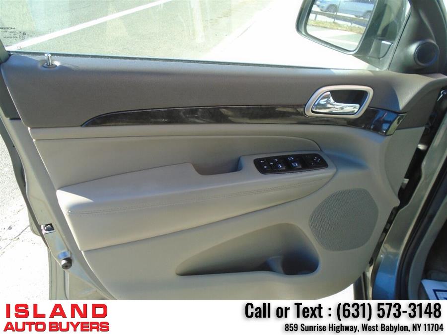 Used Jeep Grand Cherokee Laredo X 4x4 4dr SUV 2011 | Island Auto Buyers. West Babylon, New York Used Jeep Grand Cherokee Laredo X 4x4 4dr SUV 2011 | Island Auto Buyers. West Babylon, New York