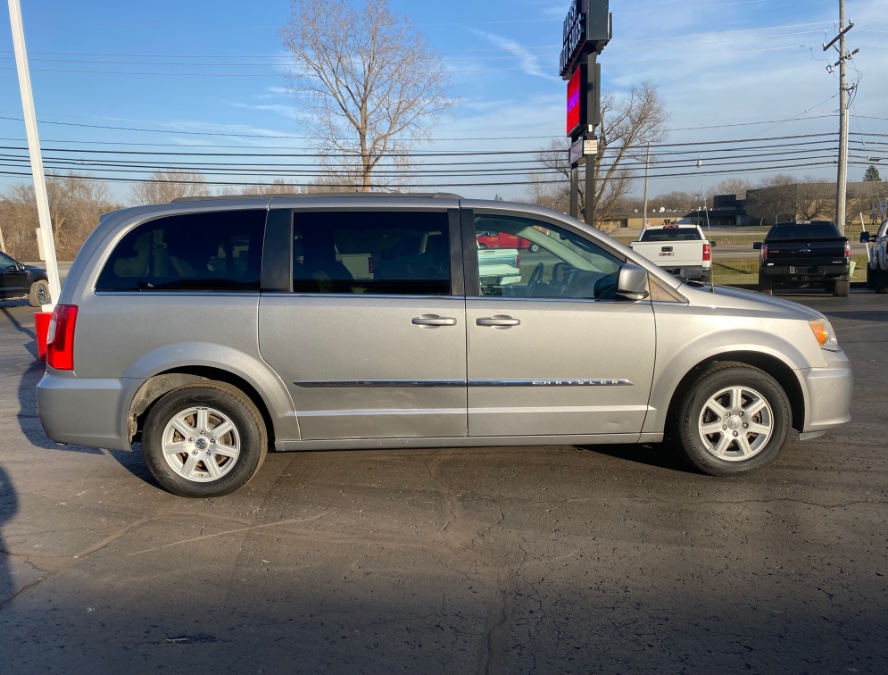Used Chrysler Town & Country 4dr Wgn Touring 2013 | Marsh Auto Sales LLC. Ortonville, Michigan Used Chrysler Town & Country 4dr Wgn Touring 2013 | Marsh Auto Sales LLC. Ortonville, Michigan