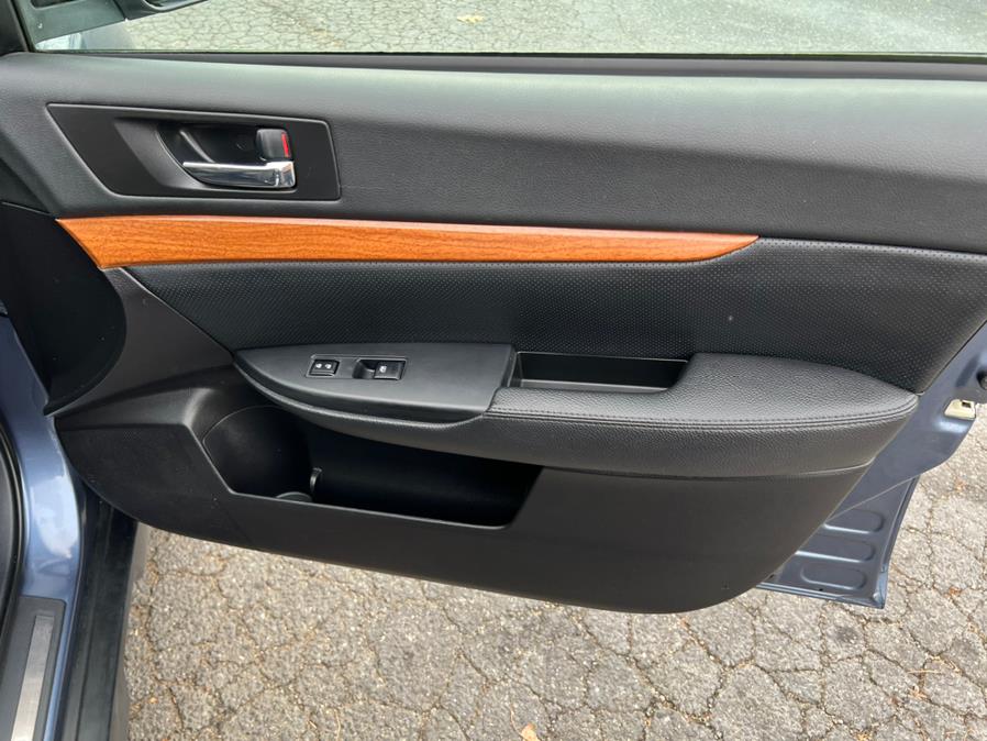 Used Subaru Outback 4dr Wgn H4 Auto 2.5i Limited 2013 | Mint Auto Sales. Islip, New York Used Subaru Outback 4dr Wgn H4 Auto 2.5i Limited 2013 | Mint Auto Sales. Islip, New York
