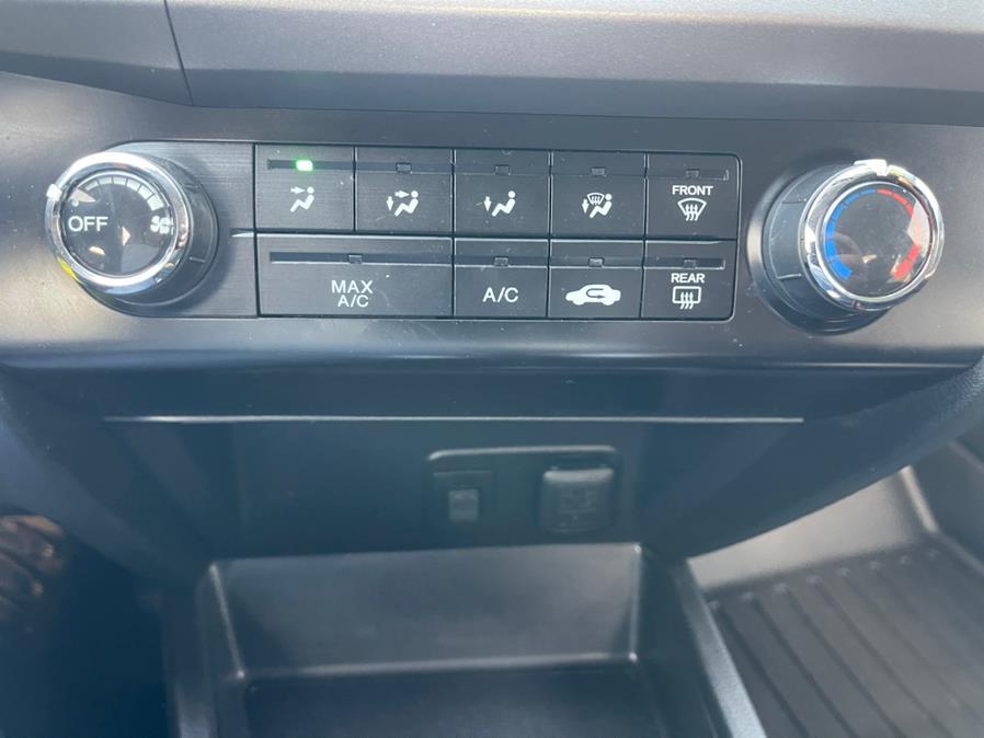 2012 Honda Civic Cpe 2dr Man Si w/Navi, available for sale in South Windsor, Connecticut | Mike And Tony Auto Sales, Inc. South Windsor, Connecticut 2012 Honda Civic Cpe 2dr Man Si w/Navi, available for sale in South Windsor, Connecticut | Mike And Tony Auto Sales, Inc. South Windsor, Connecticut