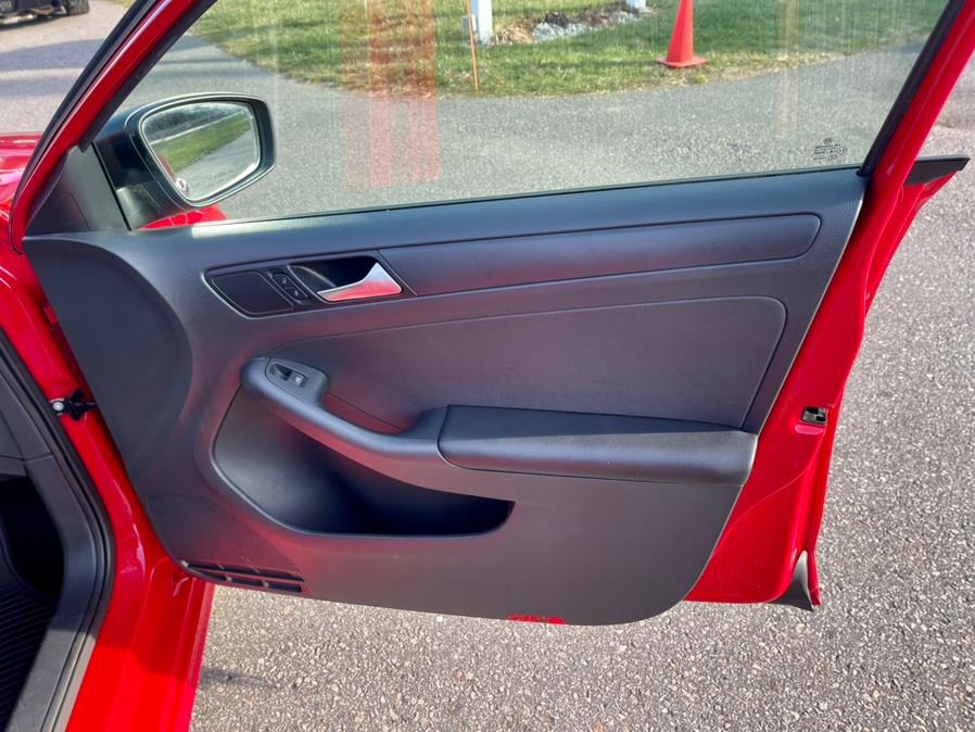 2015 Volkswagen Jetta Sedan 4dr Auto 2.0L S, available for sale in South Windsor, Connecticut | Mike And Tony Auto Sales, Inc. South Windsor, Connecticut 2015 Volkswagen Jetta Sedan 4dr Auto 2.0L S, available for sale in South Windsor, Connecticut | Mike And Tony Auto Sales, Inc. South Windsor, Connecticut