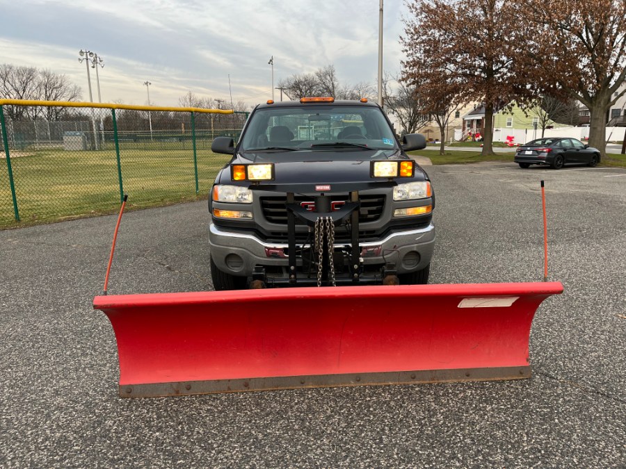 2005 GMC Sierra 2500HD Ext Cab 143.5" WB 4WD SLE, available for sale in Lyndhurst, New Jersey | Cars With Deals. Lyndhurst, New Jersey 2005 GMC Sierra 2500HD Ext Cab 143.5" WB 4WD SLE, available for sale in Lyndhurst, New Jersey | Cars With Deals. Lyndhurst, New Jersey