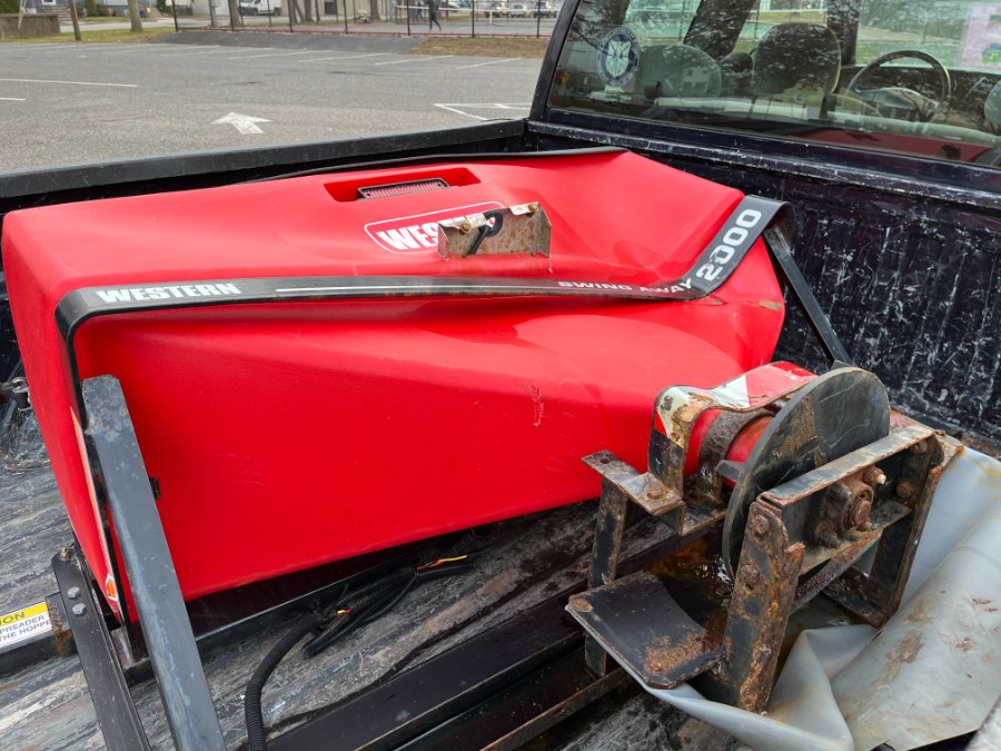 2005 GMC Sierra 2500HD Ext Cab 143.5" WB 4WD SLE, available for sale in Lyndhurst, New Jersey | Cars With Deals. Lyndhurst, New Jersey 2005 GMC Sierra 2500HD Ext Cab 143.5" WB 4WD SLE, available for sale in Lyndhurst, New Jersey | Cars With Deals. Lyndhurst, New Jersey