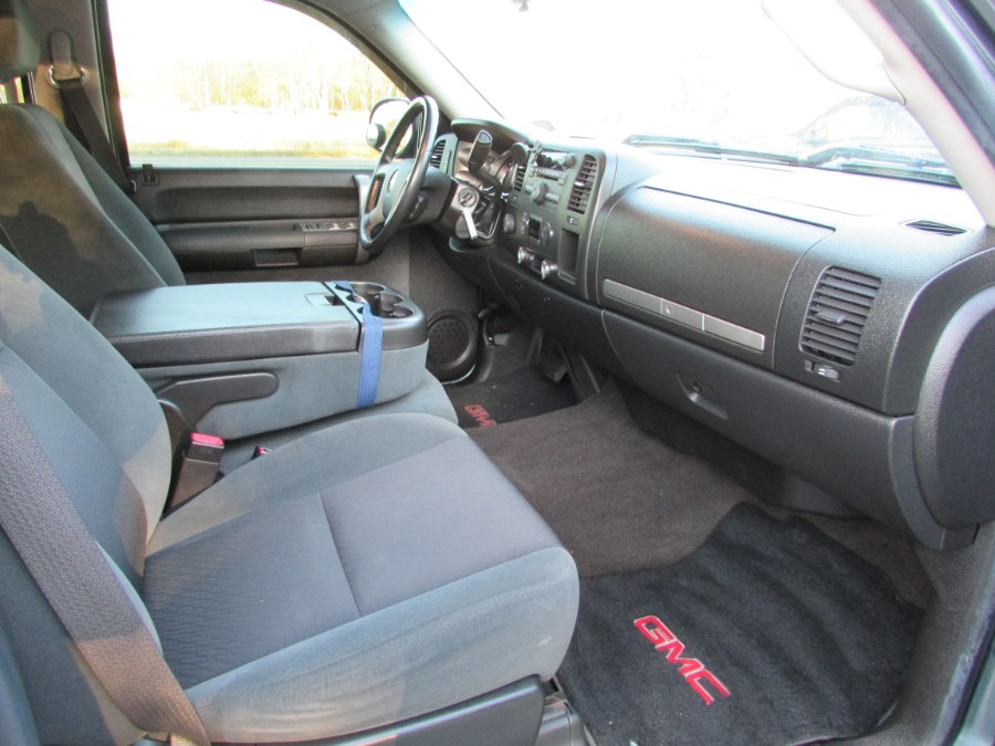 Used GMC Sierra 1500 4WD Crew Cab 143.5" SLE 2009 | United Auto Sales of E Windsor, Inc. East Windsor, Connecticut Used GMC Sierra 1500 4WD Crew Cab 143.5" SLE 2009 | United Auto Sales of E Windsor, Inc. East Windsor, Connecticut