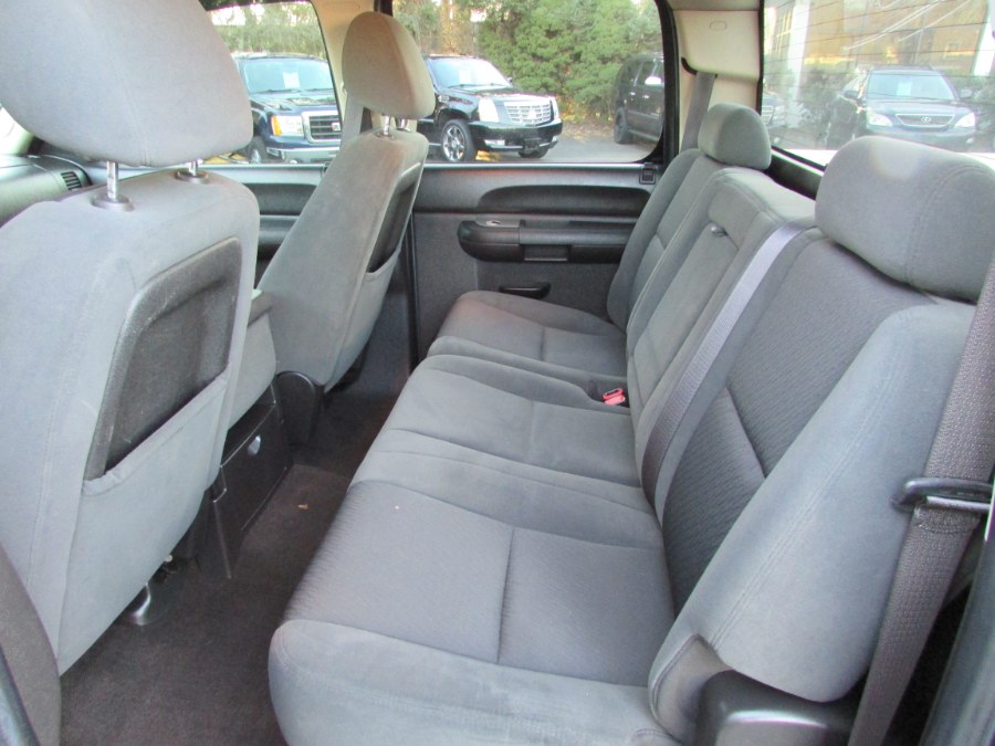 Used GMC Sierra 1500 4WD Crew Cab 143.5" SLE 2009 | United Auto Sales of E Windsor, Inc. East Windsor, Connecticut Used GMC Sierra 1500 4WD Crew Cab 143.5" SLE 2009 | United Auto Sales of E Windsor, Inc. East Windsor, Connecticut