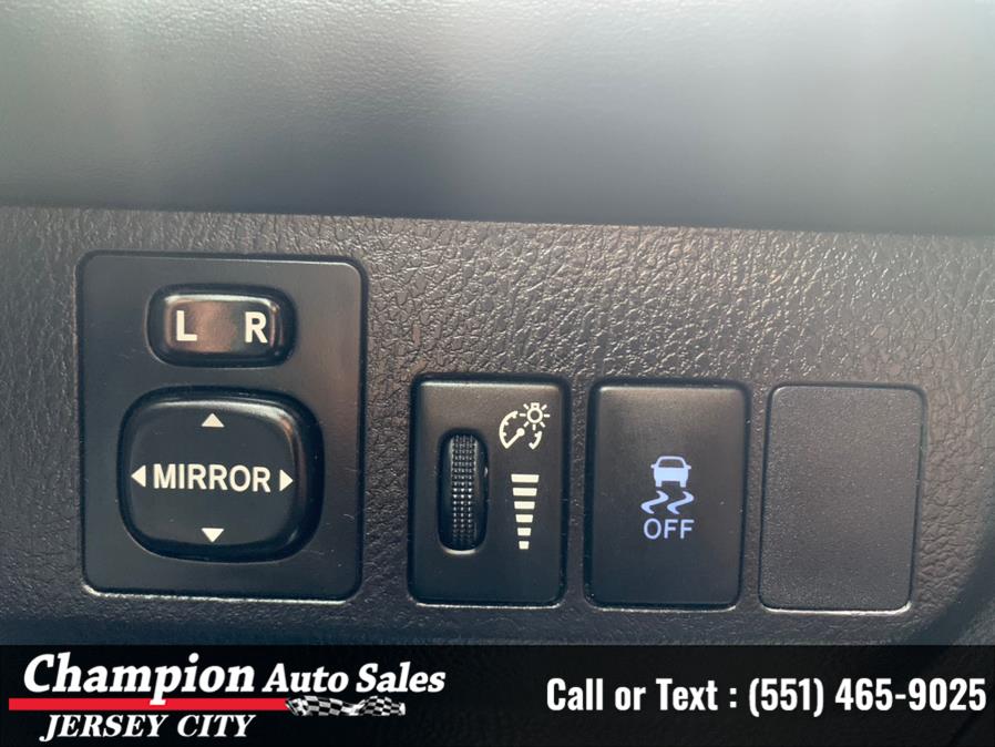 Used Toyota RAV4 FWD 4dr XLE (Natl) 2015 | Champion Auto Sales of JC. Jersey City, New Jersey Used Toyota RAV4 FWD 4dr XLE (Natl) 2015 | Champion Auto Sales of JC. Jersey City, New Jersey