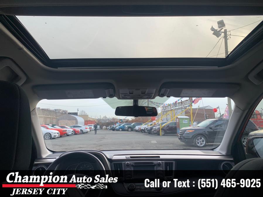 Used Toyota RAV4 FWD 4dr XLE (Natl) 2015 | Champion Auto Sales of JC. Jersey City, New Jersey Used Toyota RAV4 FWD 4dr XLE (Natl) 2015 | Champion Auto Sales of JC. Jersey City, New Jersey