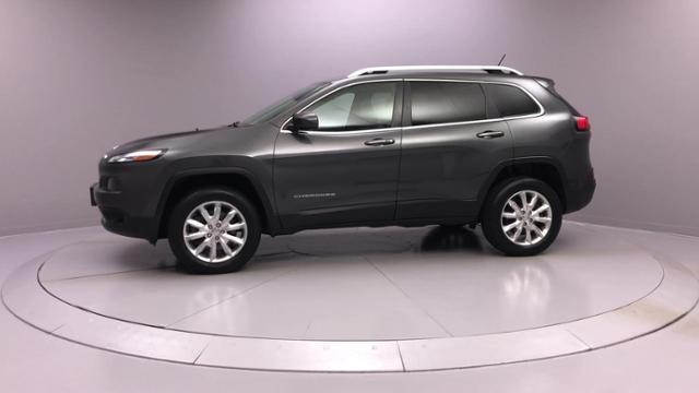 Used Jeep Cherokee 4WD 4dr Limited 2015 | J&M Automotive Sls&Svc LLC. Naugatuck, Connecticut Used Jeep Cherokee 4WD 4dr Limited 2015 | J&M Automotive Sls&Svc LLC. Naugatuck, Connecticut