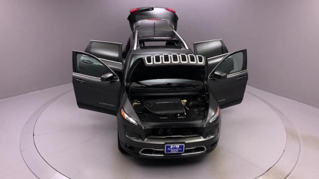 Used Jeep Cherokee 4WD 4dr Limited 2015 | J&M Automotive Sls&Svc LLC. Naugatuck, Connecticut Used Jeep Cherokee 4WD 4dr Limited 2015 | J&M Automotive Sls&Svc LLC. Naugatuck, Connecticut