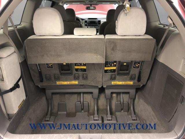 Used Toyota Sienna 5dr 8-Pass Van V6 LE FWD 2013 | J&M Automotive Sls&Svc LLC. Naugatuck, Connecticut Used Toyota Sienna 5dr 8-Pass Van V6 LE FWD 2013 | J&M Automotive Sls&Svc LLC. Naugatuck, Connecticut