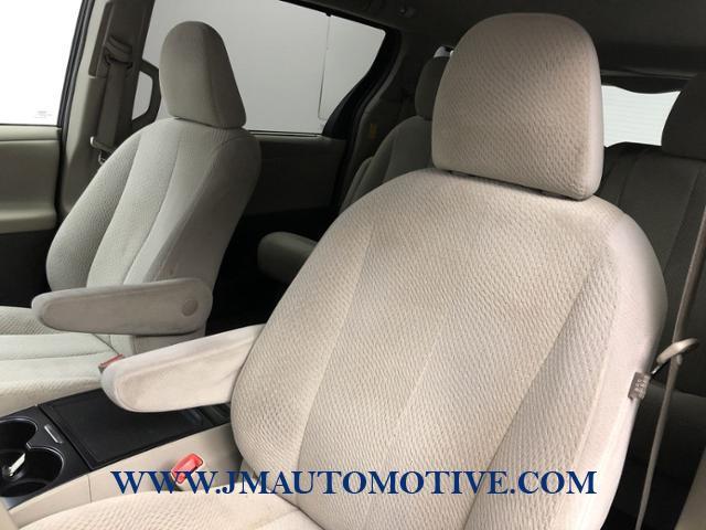 Used Toyota Sienna 5dr 8-Pass Van V6 LE FWD 2013 | J&M Automotive Sls&Svc LLC. Naugatuck, Connecticut Used Toyota Sienna 5dr 8-Pass Van V6 LE FWD 2013 | J&M Automotive Sls&Svc LLC. Naugatuck, Connecticut