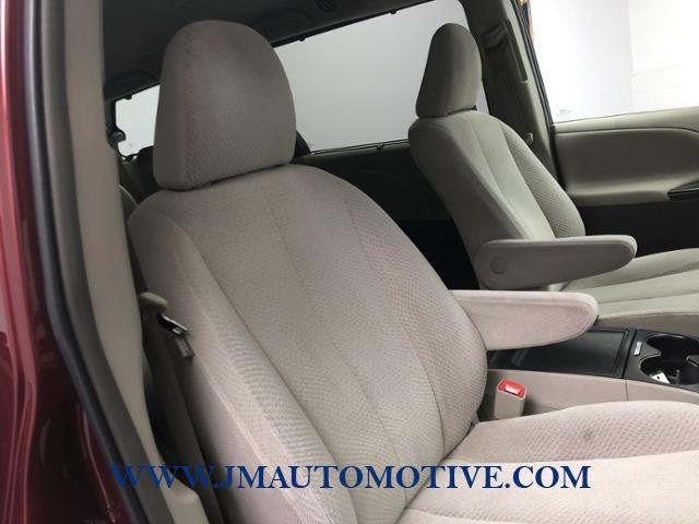 Used Toyota Sienna 5dr 8-Pass Van V6 LE FWD 2013 | J&M Automotive Sls&Svc LLC. Naugatuck, Connecticut Used Toyota Sienna 5dr 8-Pass Van V6 LE FWD 2013 | J&M Automotive Sls&Svc LLC. Naugatuck, Connecticut