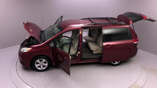 Used Toyota Sienna 5dr 8-Pass Van V6 LE FWD 2013 | J&M Automotive Sls&Svc LLC. Naugatuck, Connecticut Used Toyota Sienna 5dr 8-Pass Van V6 LE FWD 2013 | J&M Automotive Sls&Svc LLC. Naugatuck, Connecticut