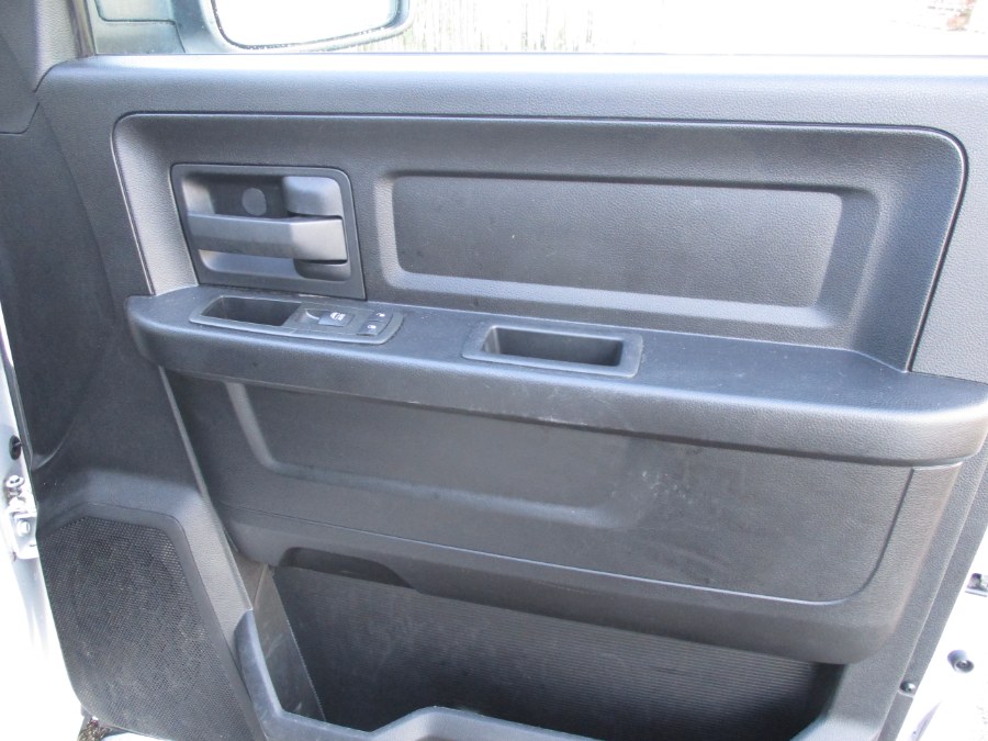 Used Ram 1500 4WD Quad Cab 140.5" Express 2013 | New Gen Auto Group. West Babylon, New York Used Ram 1500 4WD Quad Cab 140.5" Express 2013 | New Gen Auto Group. West Babylon, New York
