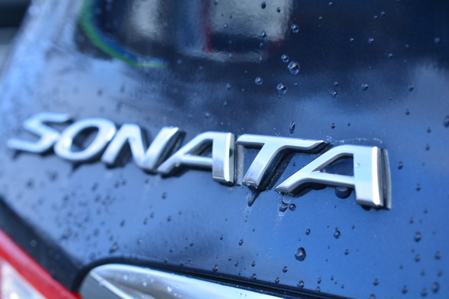 Used Hyundai Sonata 4dr Sdn 2.4L Auto SE *Ltd Avail* 2011 | Longmeadow Motor Cars. ENFIELD, Connecticut