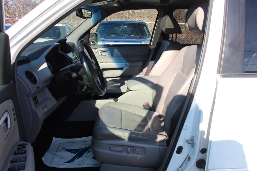 2009 Honda Pilot Touring w/Navi 4WD 4dr Touring w/Navi, available for sale in Paterson, New Jersey | Xcell Motors LLC. Paterson, New Jersey 2009 Honda Pilot Touring w/Navi 4WD 4dr Touring w/Navi, available for sale in Paterson, New Jersey | Xcell Motors LLC. Paterson, New Jersey