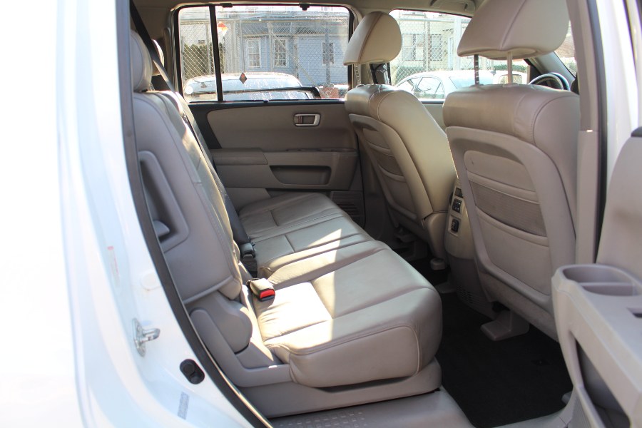 2009 Honda Pilot Touring w/Navi 4WD 4dr Touring w/Navi, available for sale in Paterson, New Jersey | Xcell Motors LLC. Paterson, New Jersey 2009 Honda Pilot Touring w/Navi 4WD 4dr Touring w/Navi, available for sale in Paterson, New Jersey | Xcell Motors LLC. Paterson, New Jersey